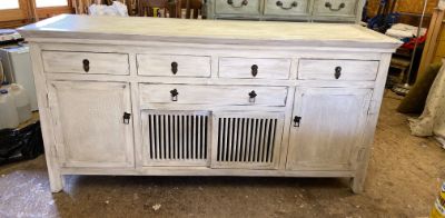 Aparador blanco roto